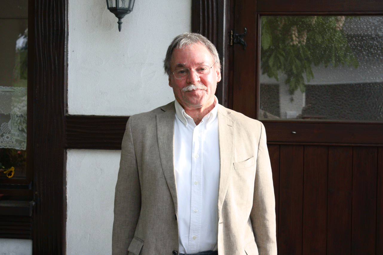 Claus Roth.gif