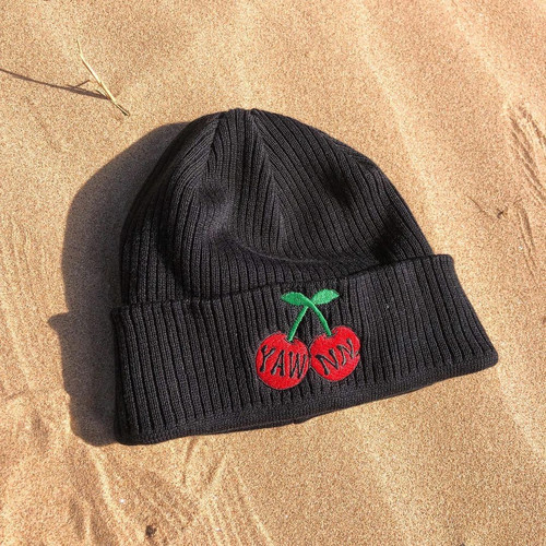 YAWNN. CHERRY BEANIE - BLACK | YAWNN.