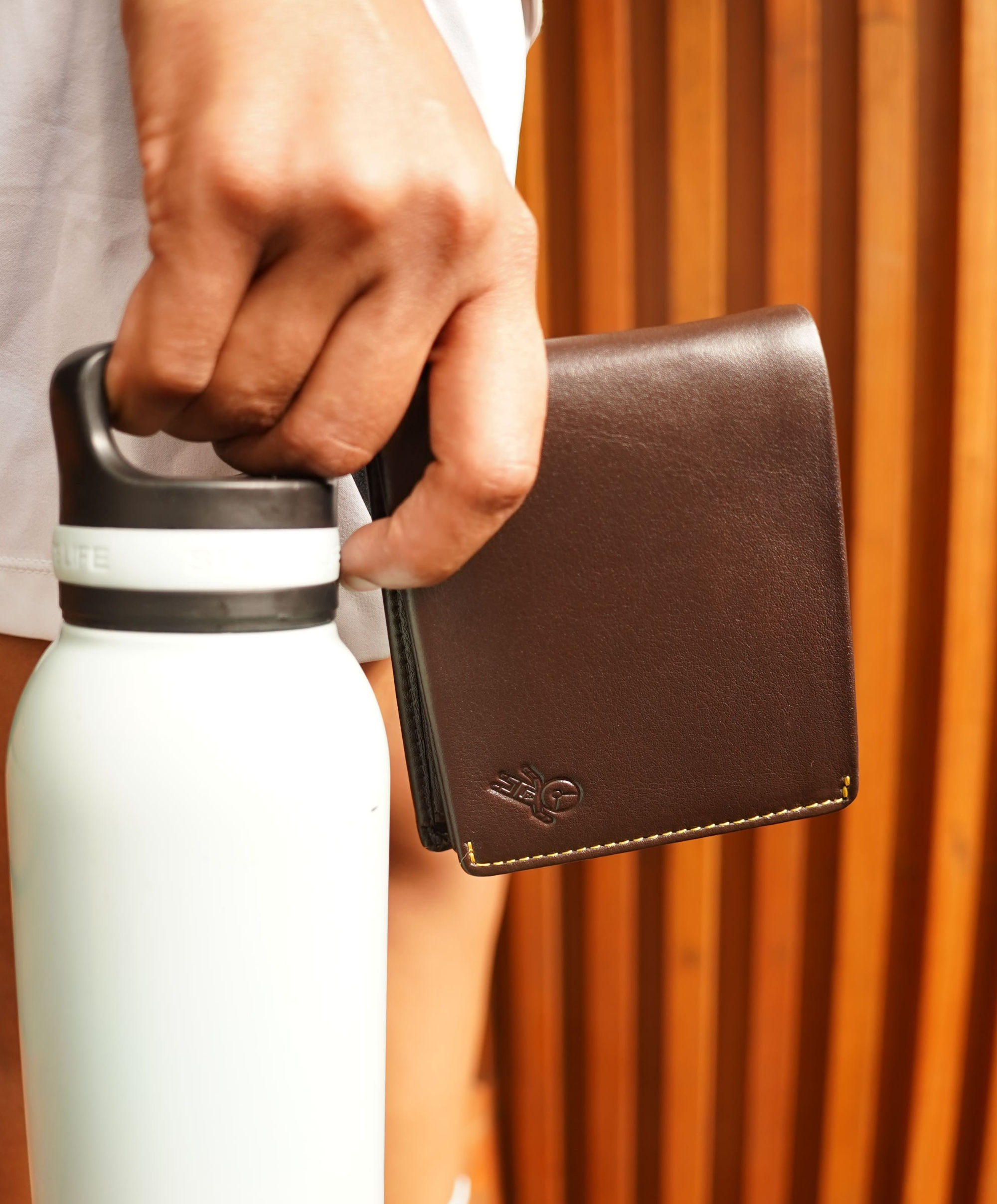 premium smart wallet (nfc enabled)