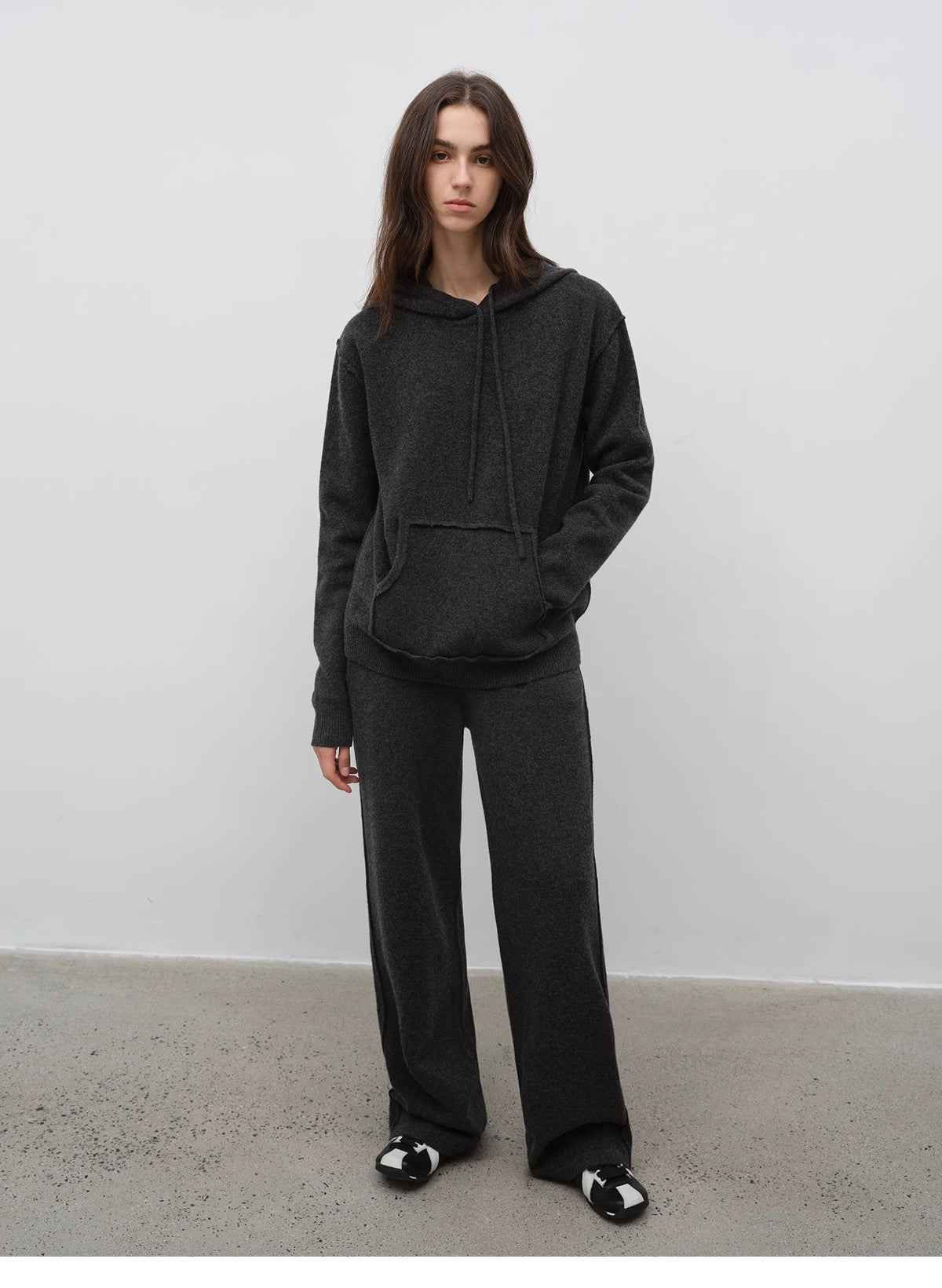 Set aus 100 % feiner Lammwolle – Hoodie & Straight-Leg-Hose