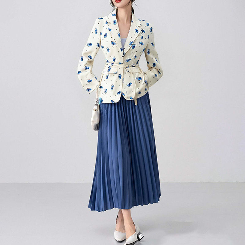 Shop a women’s printed lace-up waist blazer with loose fit and V-neck suit collar.