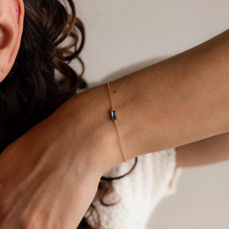 eManco Personalized Minimalist Birthstone Bracelet Stainless Steel PVD Gold Colo
