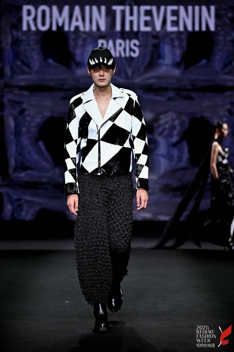 Thumbnail: HARLEQUIN VORTEX . Veste Perfecto