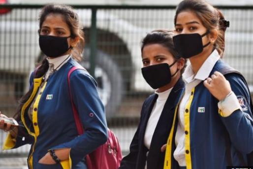 सड़क पर कोई भी प्रवासी, शहरों से गांवों की ओर जाने वाले 10 में से 3, कोरोनावायरस ले जा सकता है: केंद