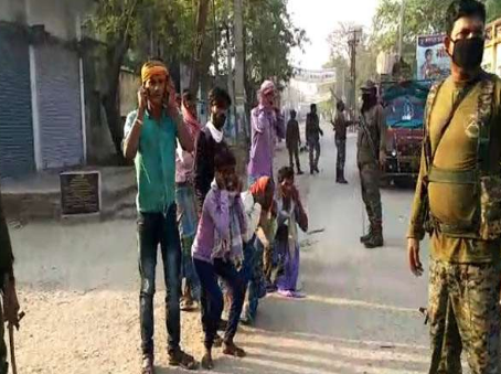 बिहार के सीतामढ़ी में सीमा के पास सड़क-मरम्मत कार्य के लिए नेपाल की वस्तुएं, अधिकारियों को आश्चर्यच