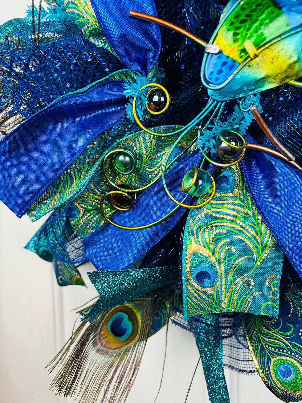 Thumbnail: Pair of peacocks wreath 