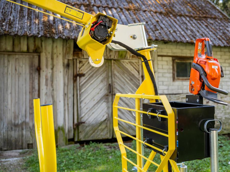 Thumbnail: Luggage container with chainsaw holder         Code: 86.3000