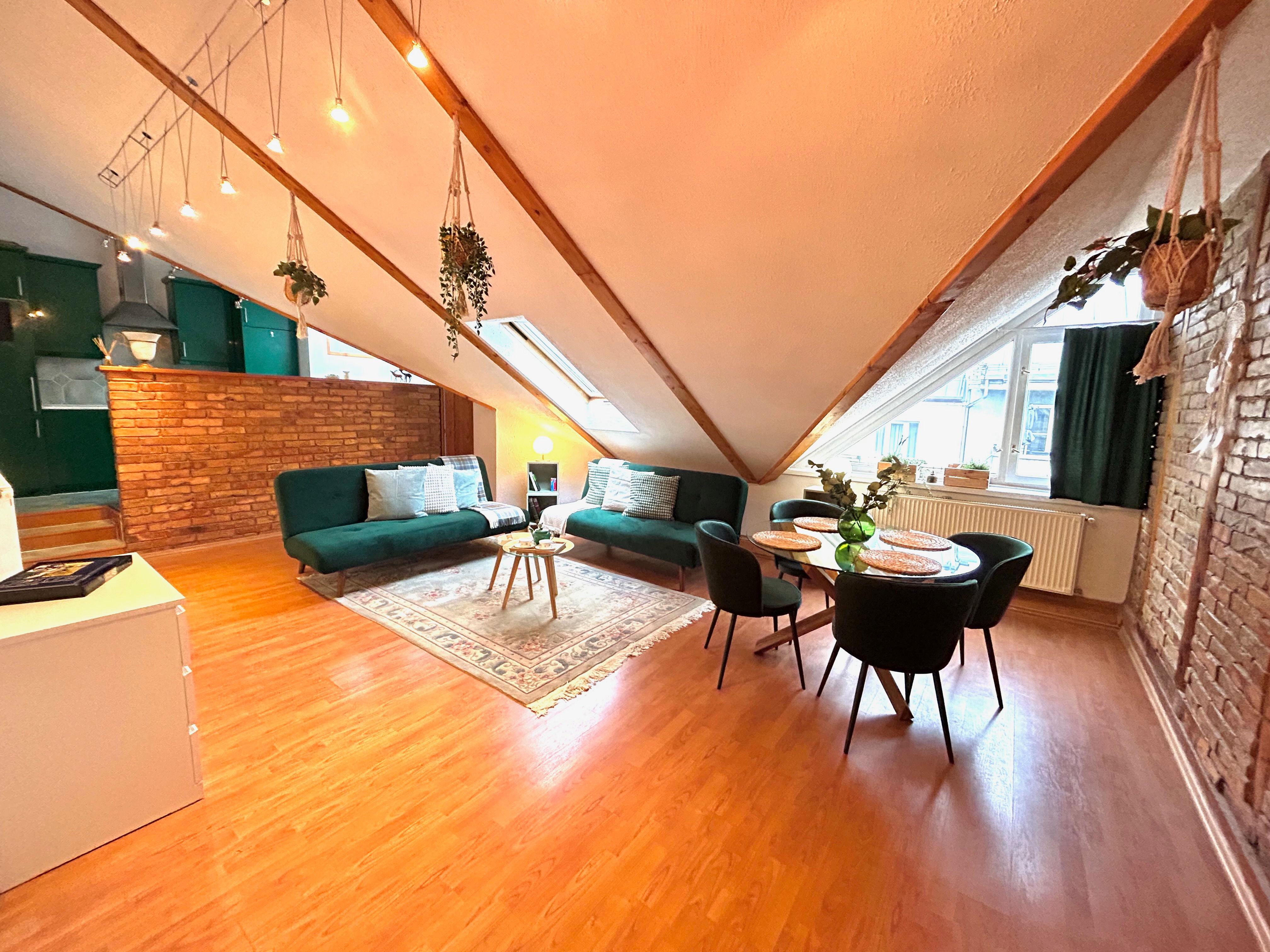 One night in the beautiful Emerald Apartment