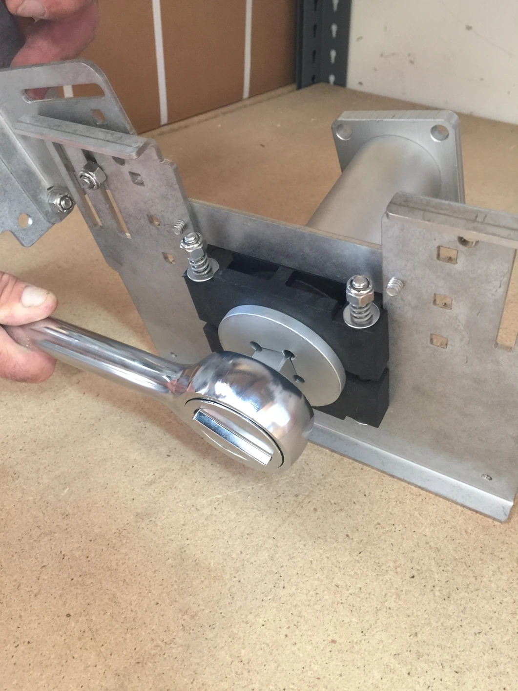 Connecting socket wrench to adapter 