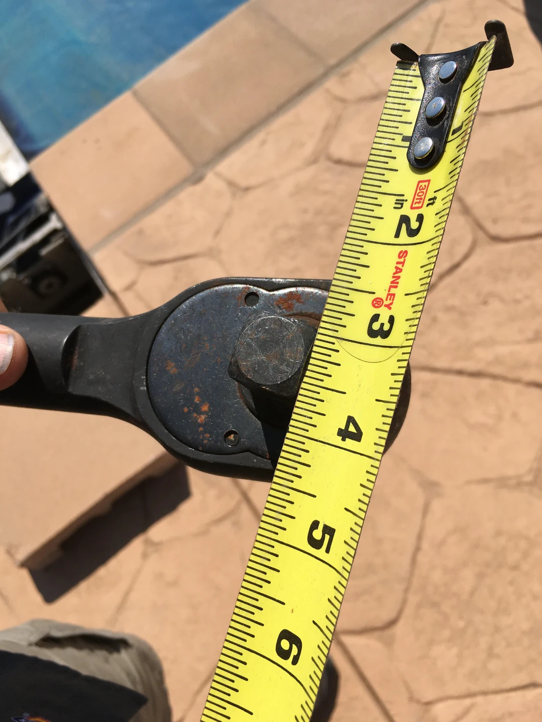 3/4" or 1/2" socket wrench