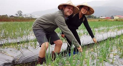 couple Taiwan tour in the farm
