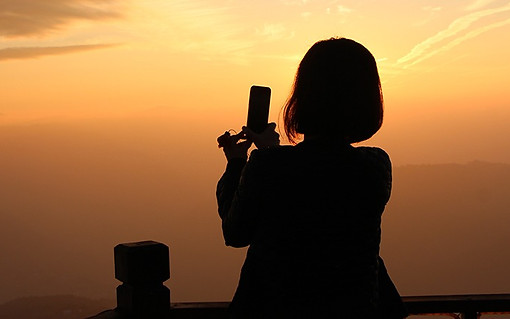 couple Taiwan tour romantic moment