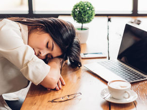 Ở gần đồng nghiệp "nghiện" làm việc, liệu ta có bị đánh giá là... làm biếng?