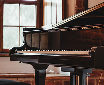 钢琴背景素材_edited.jpg