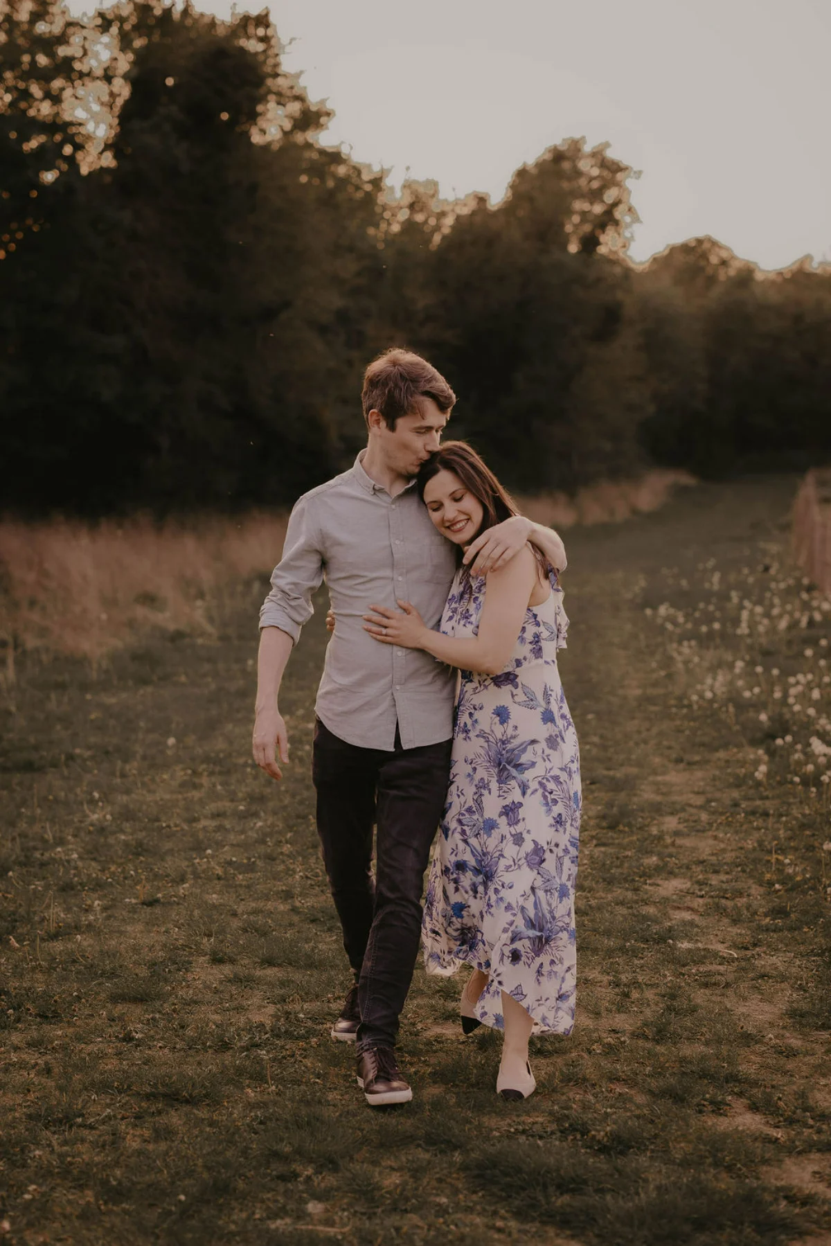 A warm woodland pre-wedding photo shoot by Suffolk wedding photographer Mikaela Jade.