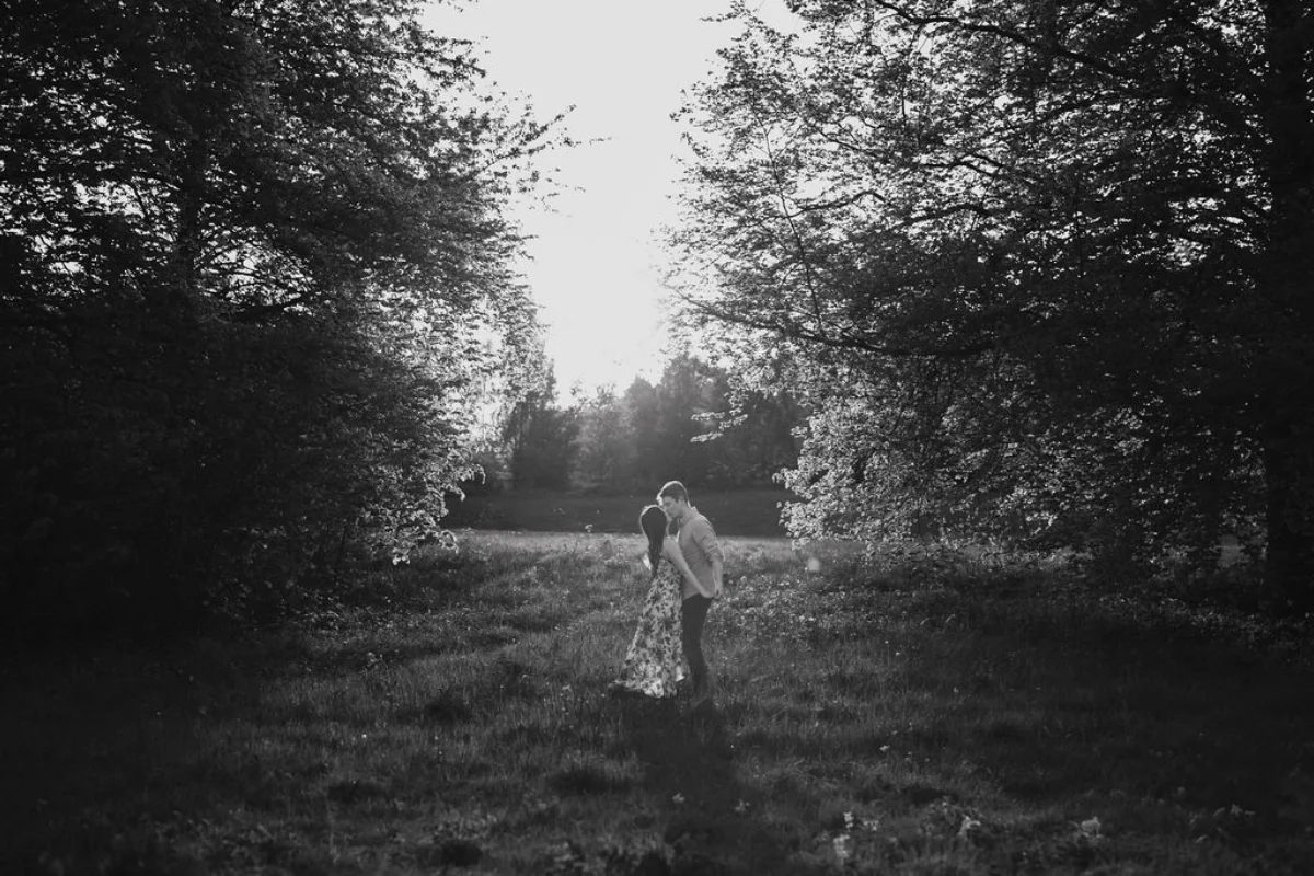 A warm woodland pre-wedding photo shoot by Suffolk wedding photographer Mikaela Jade.