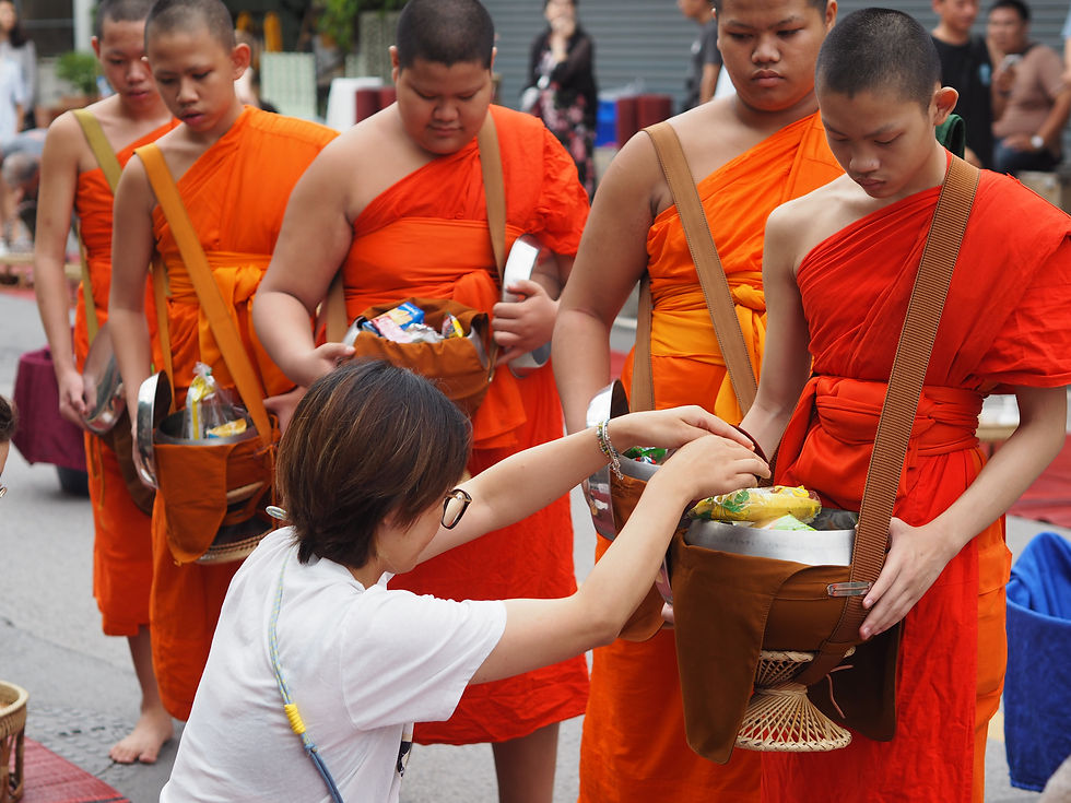 Free weekly in-house activities for guests at Buri Gallery House Chiang Mai.