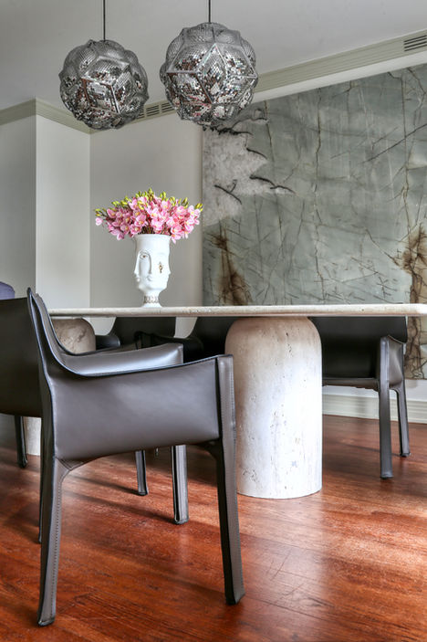 Traverten Table Details