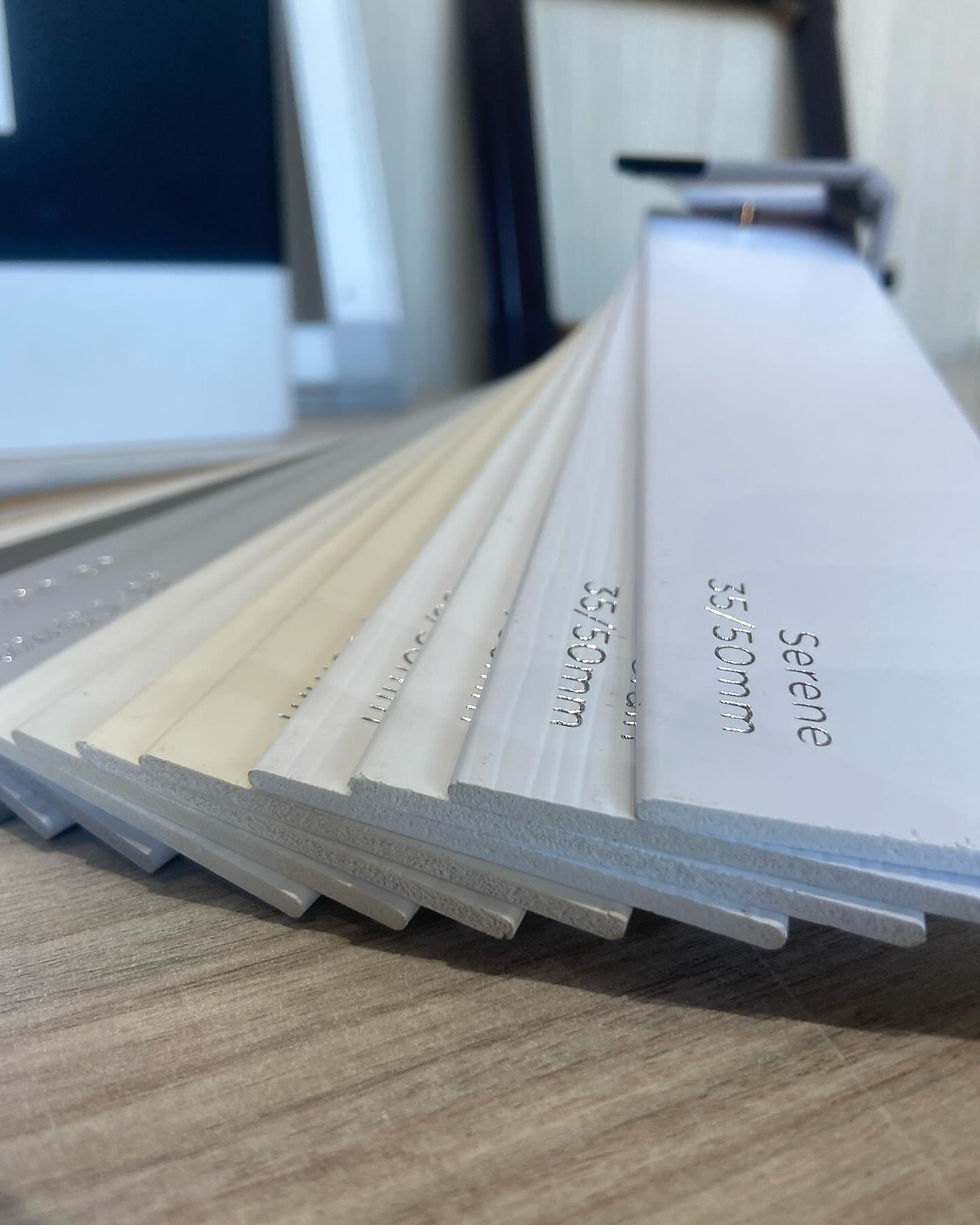 Wooden blind sample colours