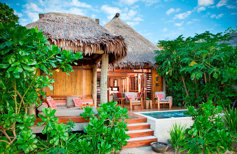 LLR 0104 Deluxe Beachfront Bure exterior