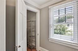 Upper Level-Closet-094