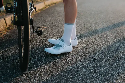 incylence-ultralight-socks-high-cut-pure-v1-white-3_1512x.webp