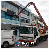 Sewa skylift Melaka bersama lori Isuzu fully serviced

