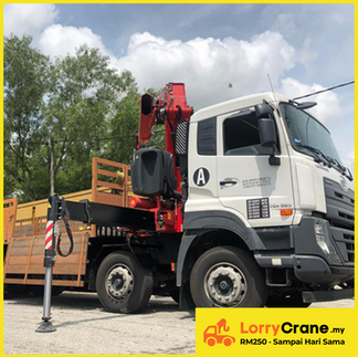 Lorry crane arriving at a construction site for same-day equipment delivery.