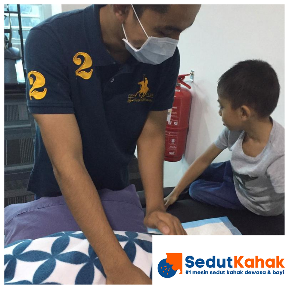 Baby phlegm suction treatment at a clinic in Penang