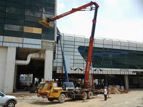 Skylift rental Putrajaya for garden maintenance at high trees