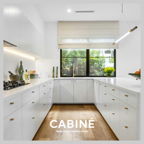 Susunan kabinet dapur kecil tapi cukup ruang simpanan

