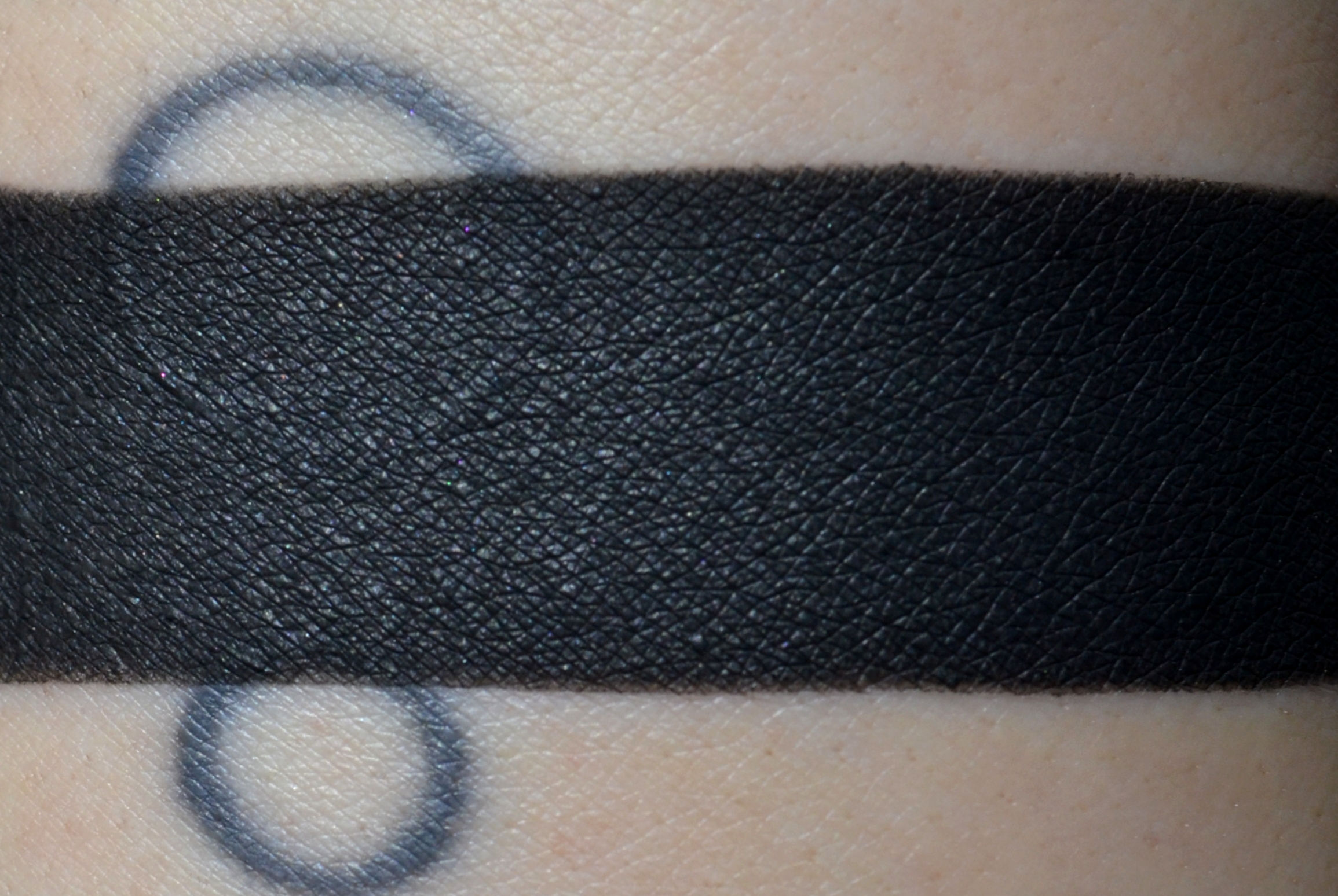 The Abyss Loose Pigment Eyeshadow - Pure Black Matte