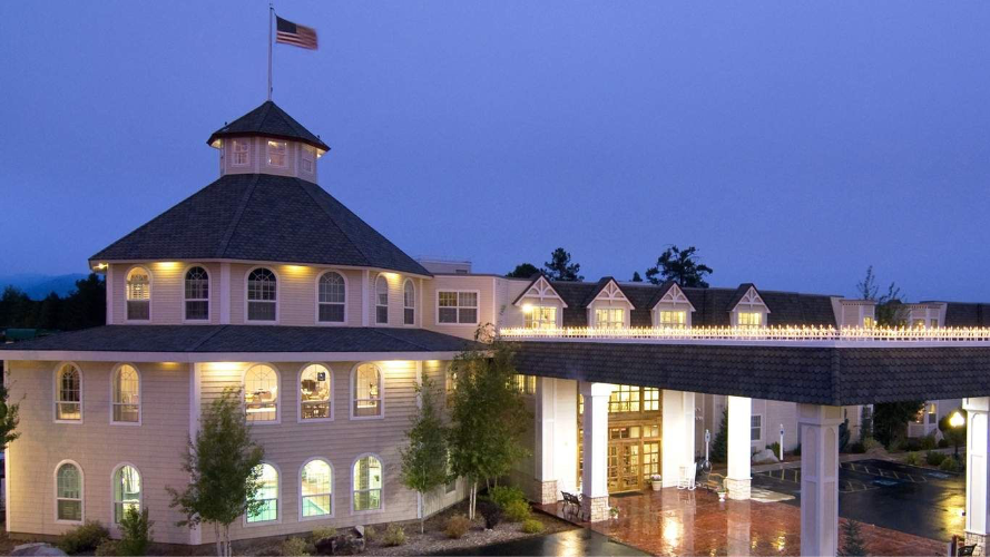 Lake Cascade Hotel