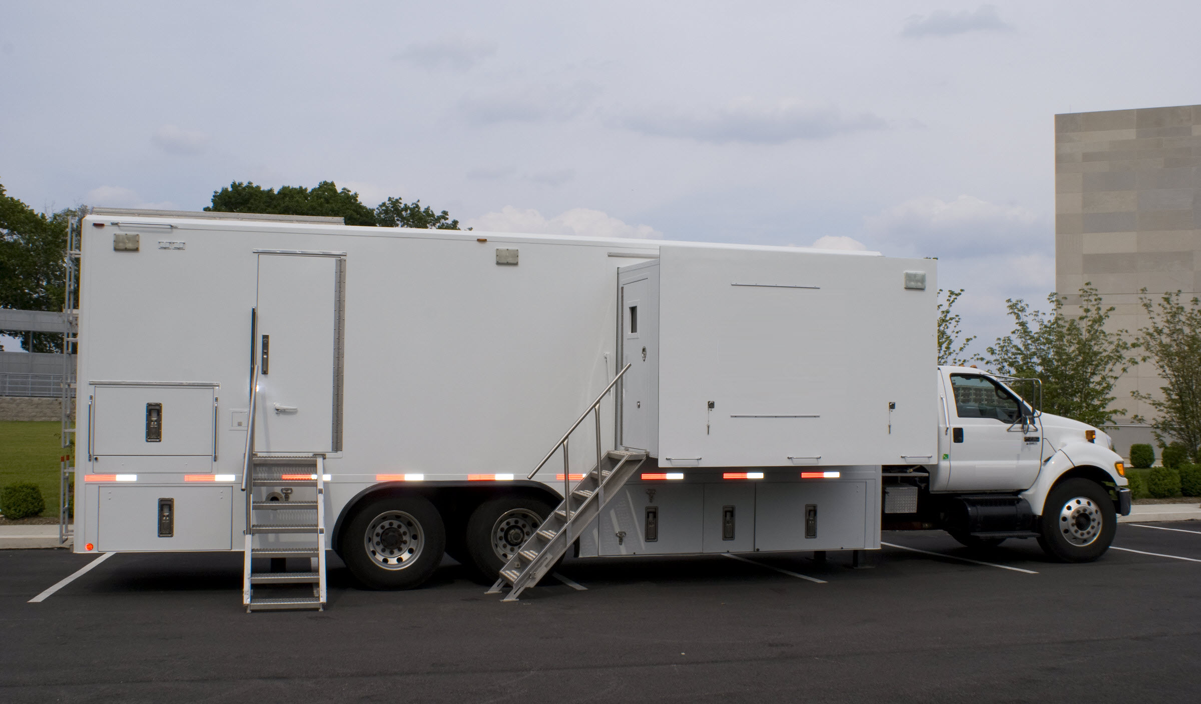 PMTV TV Trucks and 4K Mobile Video Trucks