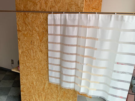 パーソナルデスクにカーテンを。　2019/3/21