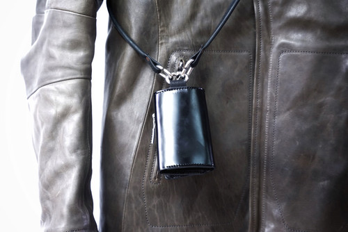 NECK WALLET / SHELL CORDOVAN Polished / BLACK | ierib