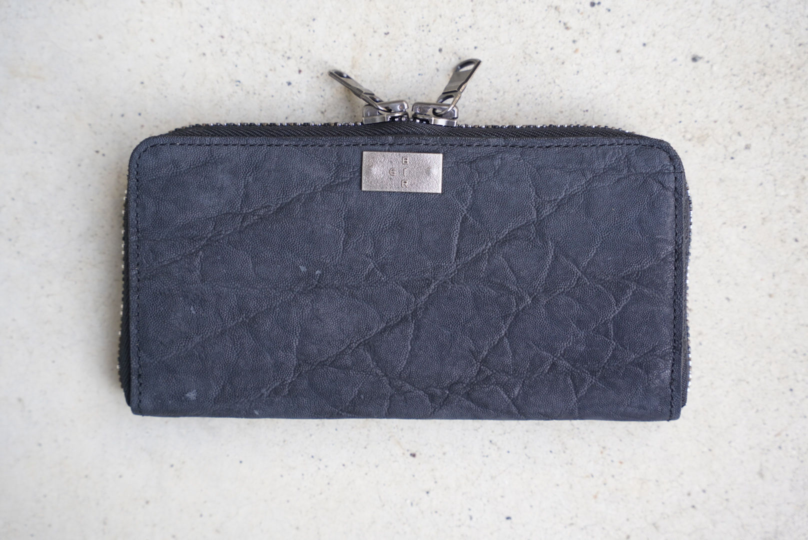 ROUND ZIP LONG WALLET / ELEPHANT / BLACK