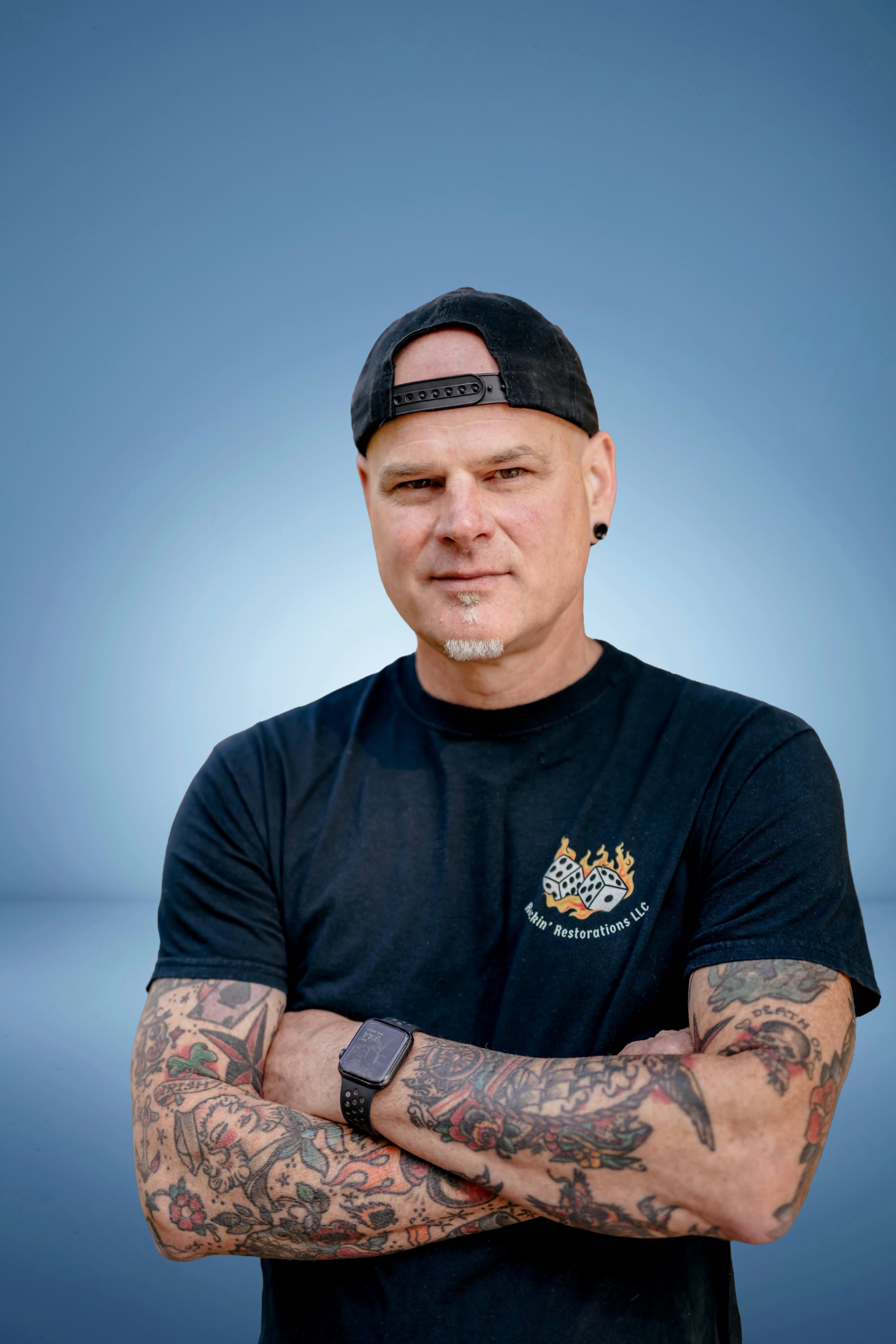 Scotti Levinge - Headshot.png