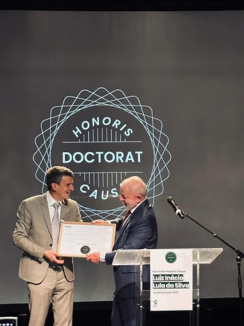 Lula recebe o título de Doutor Honoris Causa