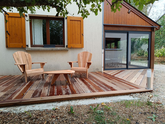 2 Fauteuils VERNEUIL + Table, dans la Drôme.