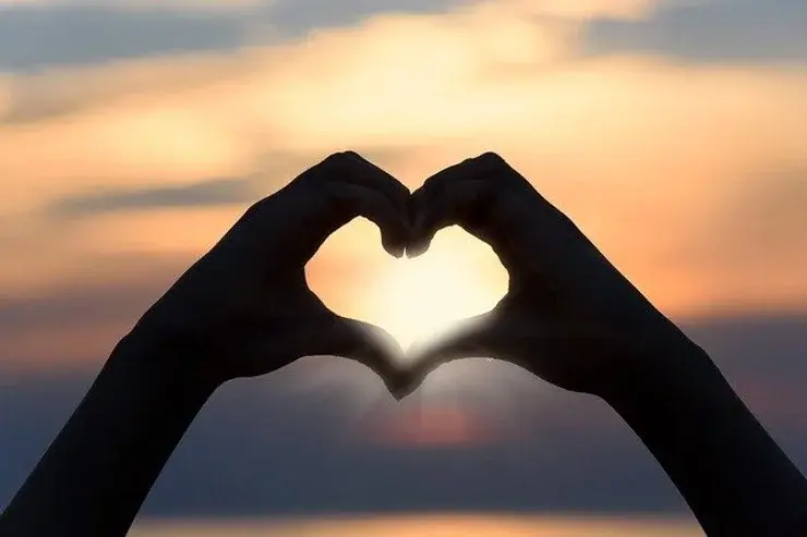 Chakra n°4: Vivre dans l'amour avec la fréquence 639 Hz 