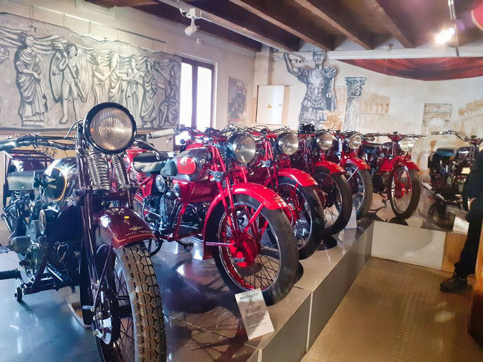 Musée de la moto et quartier du Panier.