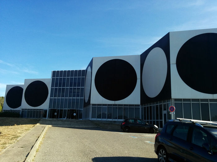 Fondation Vasarely et débat interactif sur le numérique.
