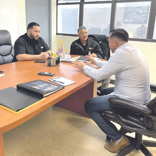 Alcalde de Yabucoa se reúne con director de Autoridad de Edificios Públicos