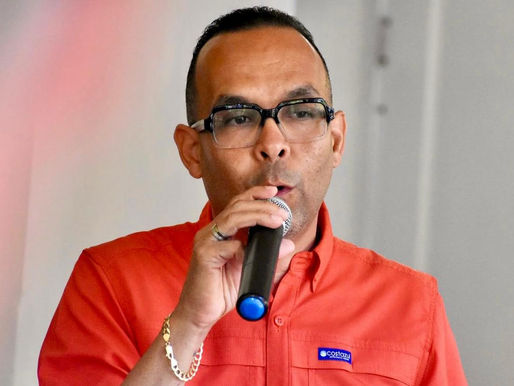 “¿Con qué cara LUMA Energy se atreve a pedir otro aumento en la factura de la luz cuando el servicio es un verdadero desastre? Ya es hora de que Juan Saca renuncie por incompetente”