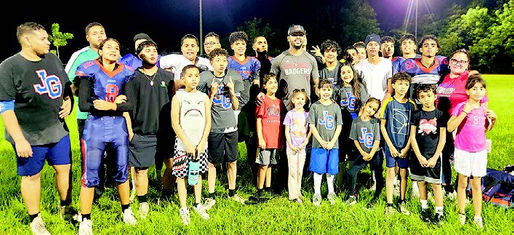 Jugador campeón de la NFL visita a los Juncos Giants