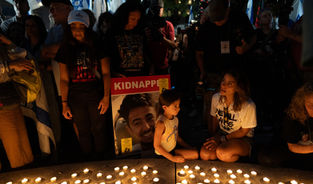 Death of Israeli American hostage prompts outpouring of grief across US