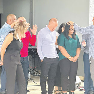 Alcalde de Las Piedras se une a actividades de los 20 Días de Ayuno y Oración