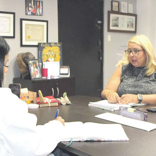 Alcaldesa de Naguabo se reúne con senadora Roxanna I. Soto Aguilú