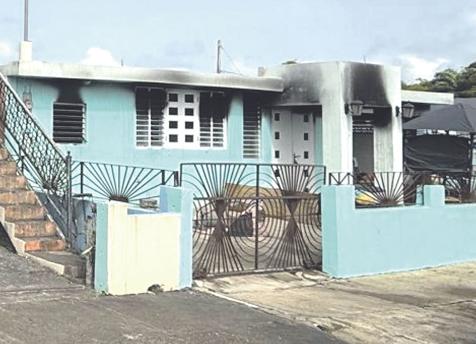 En la otra residencia solo uno de los cuartos no sufrió daños, pero todo lo demás se perdió.